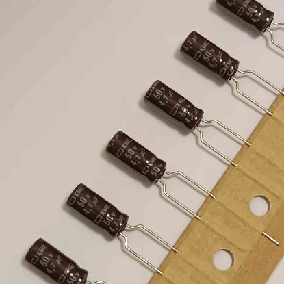 Picture of EKME500ETC4R7ME11S 4.7uF 50V 5x11 105 CAPACITOR