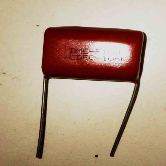 Picture of 10MF 100V 20mm CAPACITOR