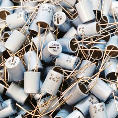 Picture of 220uF 16V 8x12mm CAPACITOR