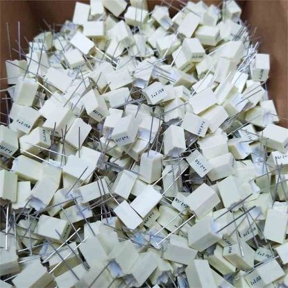 Picture of R82CC4220Z370J 2.2MF 50V 5mm 0.05 CAPACITOR