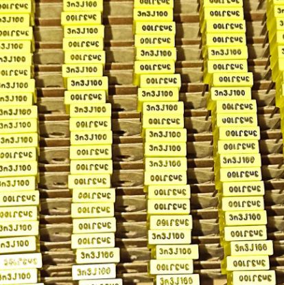 Picture of R82EC1330DQ50J  0.0033UF 100V 5mm  0.05 CAPACITOR