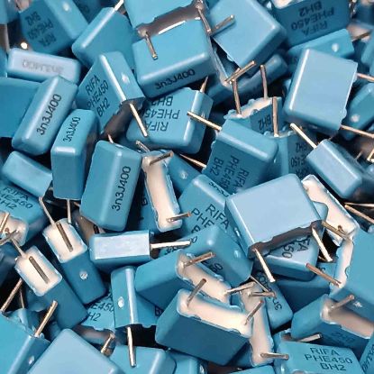 Picture of PHE450KK4330JR05 3300PF 400V  0.05 CAPACITOR