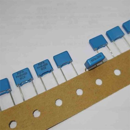 Picture of PHE450HK3680JR17T0 680PF 250V 45419 0.05 CAPACITOR