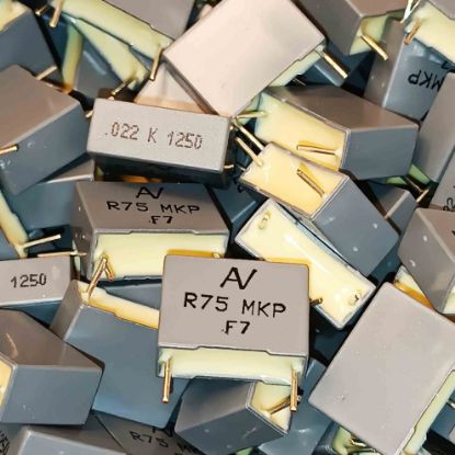 Picture of R75RI2220AA30K  0.022UF 1250V 15mm  0.1 CAPACITOR