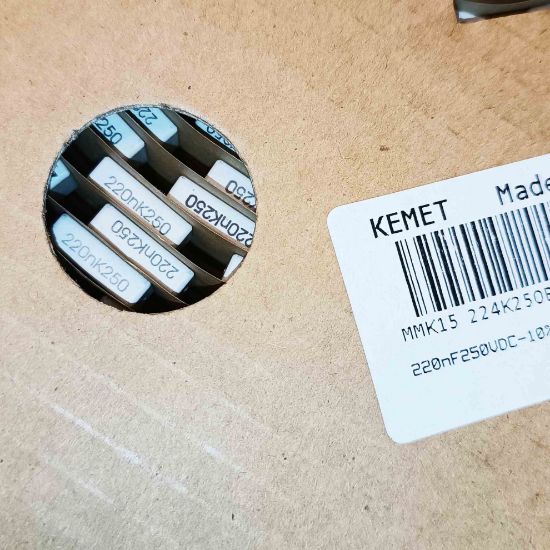 Picture of MMK15 224K250B04L16.5 TR1 220NF 250V 15 0.1 CAPACITOR