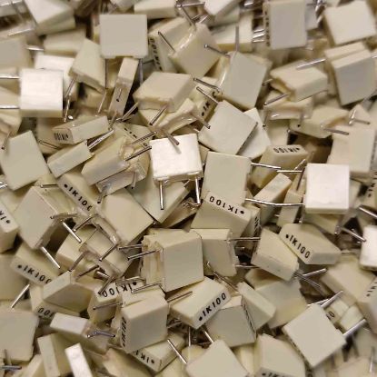 Picture of R82EC3100JE70K  0.1UF 100V 5mm 0.1 CAPACITOR