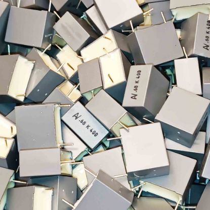 Picture of R60MI3680AA40K  0.68UF 400V 15mm   0.1 CAPACITOR