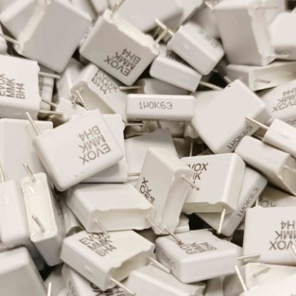 Picture of MMK10 105K63A02L4 BULK 1MF 63V 10mm 0.1 CAPACITOR