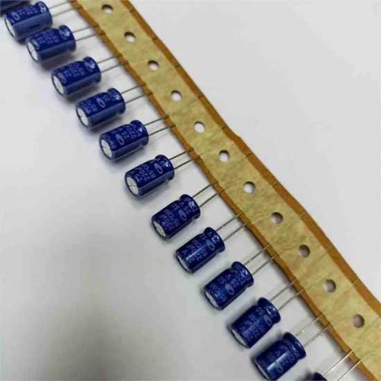 Picture of 220UF 25V 8x12mm 85 CAPACITOR