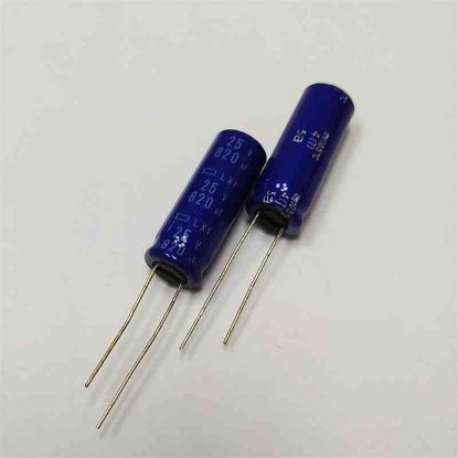 Picture of 820uF 25V 10x25mm 105 CAPACITOR