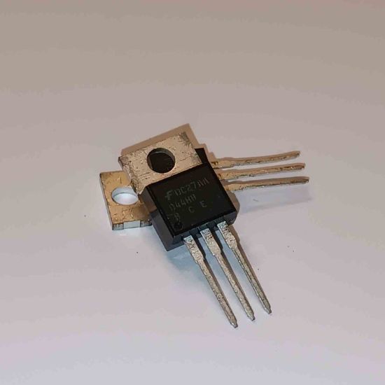 Picture of D44H8 TRANSISTOR