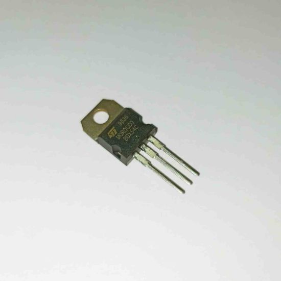 Picture of BDX54C 8A 100V TO220 TRANSISTOR