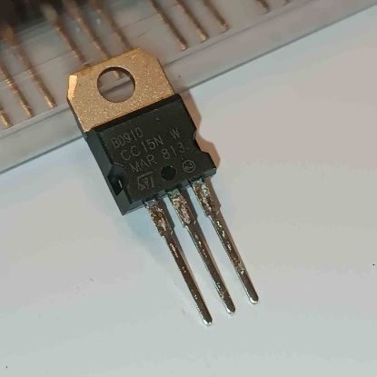 Picture of BD910 15A 80V TO220 TRANSISTOR