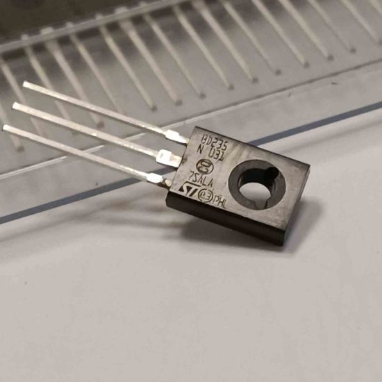 Picture of BD235 2A 60V TO126 TRANSISTOR