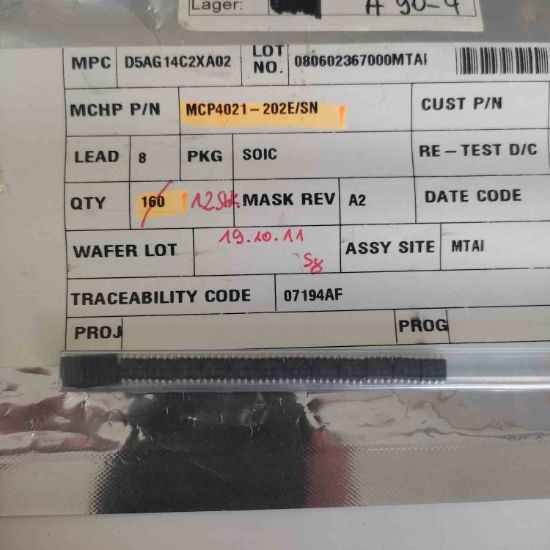 Picture of MCP4021-202E/SN