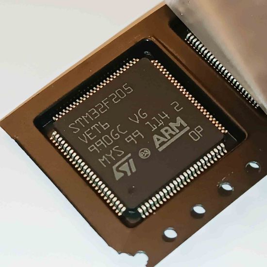 Picture of STM32F205 VET6 PLCC
