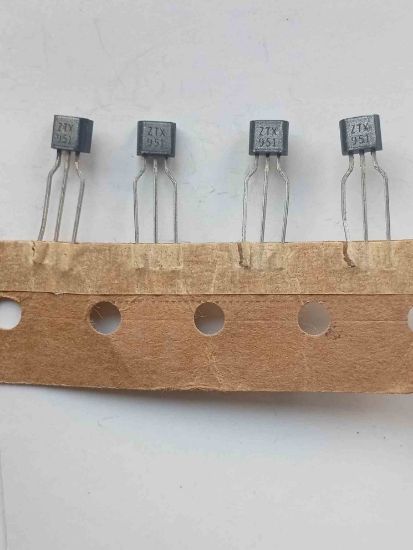 Picture of ZTX951 TRANSISTOR