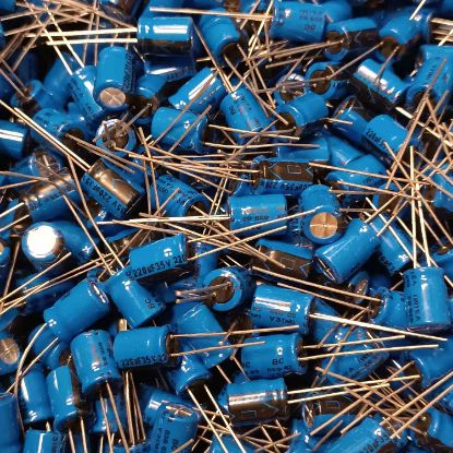 Picture of 220mf-35v-4