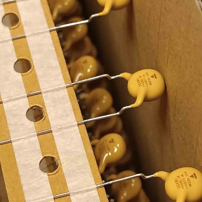 Picture of vy1102m31y5uc6uv0-1000pf-760vac-10mm-capacitor