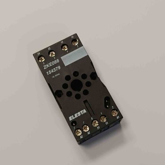 Picture of zke088-300v-12a-8pin-socket