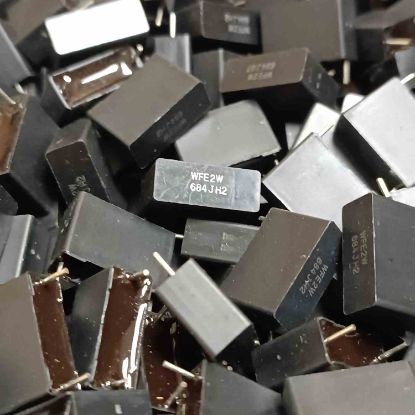 Picture of 068uf-250v-capacitor