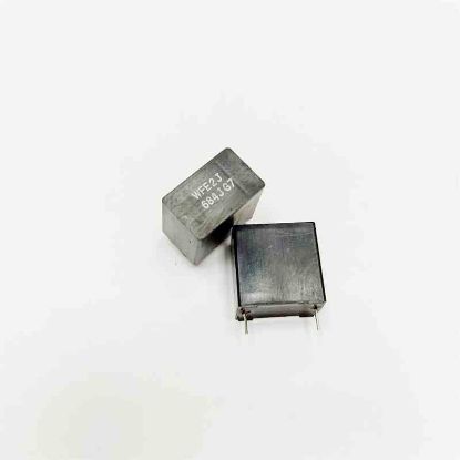 Picture of 068uf-450v-capacitor-rm-15mm