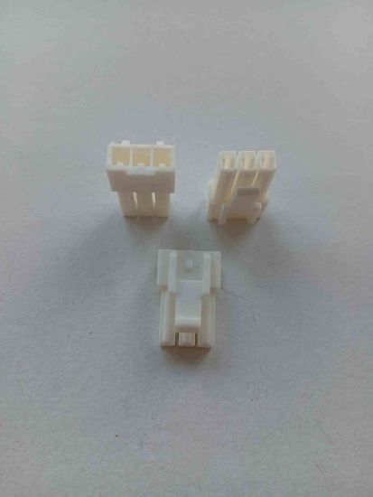 Picture of 3PİN PLASTİK DİŞLİ SOKET BEYAZ